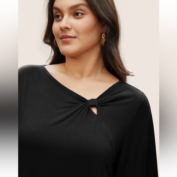 BloomChic Plus Size Supersoft Essentials Twist Front Asymmetrical Neck T-shirt - Picture 4 of 5
